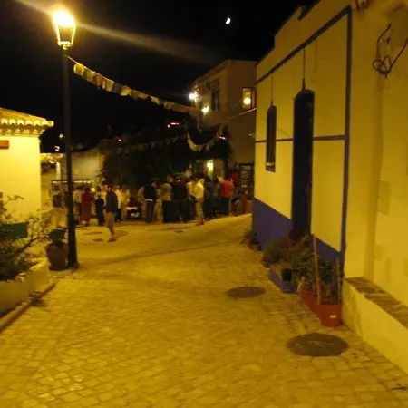 Stunning 3 Bed With Pool- Golf 布德恩斯